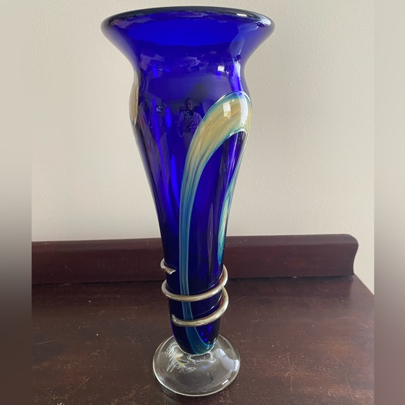 Glass Vase - Picture 2 of 12